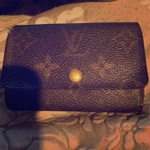 Authentic Louis Vuitton 6 Key Ring holder